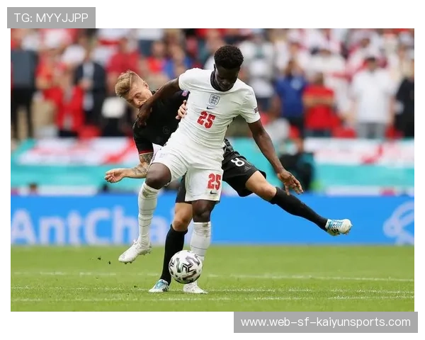 英格兰队在复出时间预测方面引发关注