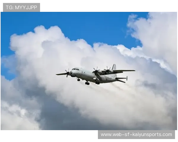 战机穿云而至,首都成战场 战机穿云而至,首都成战场