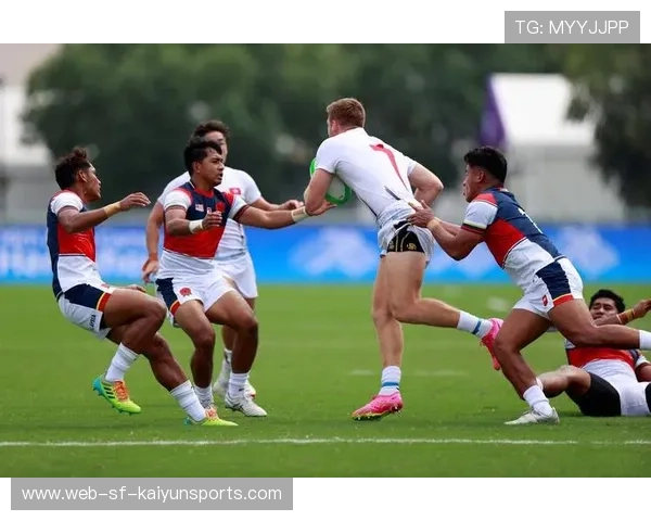 沙袋军团七人制橄榄球赛场配合默契十足